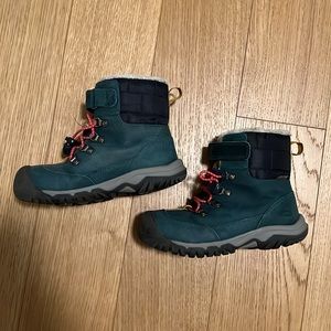 Keen snow boots, size 12